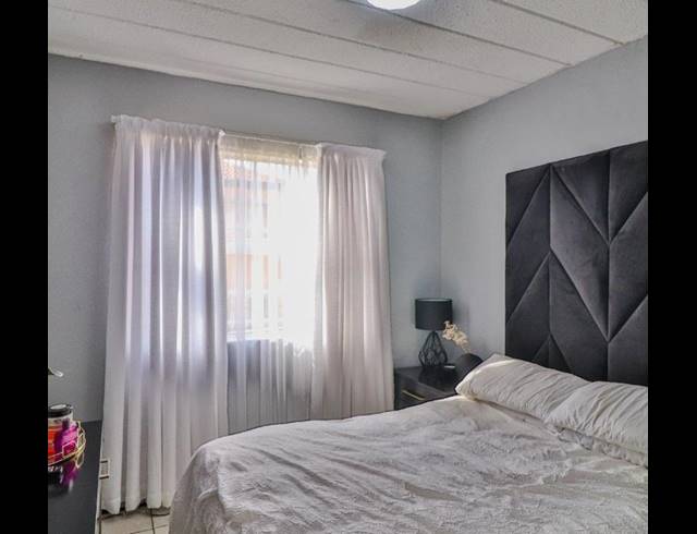 3 BEDROOM TOWNHOUSE FOR SALE IN LINMEYER